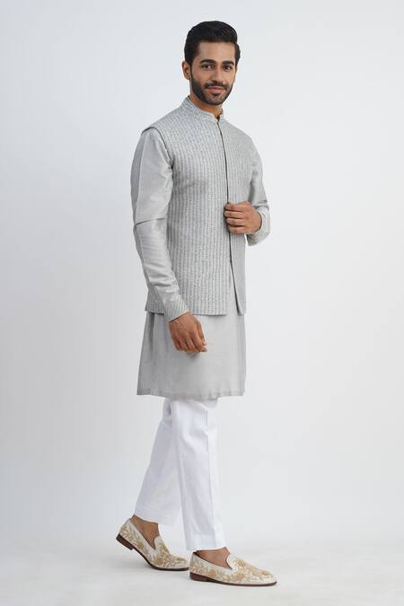 Sankalan - Men_Gray Cotton Silk Hand Embroidered Sequins Bundi Jacket Set _at_Aza_Fashions