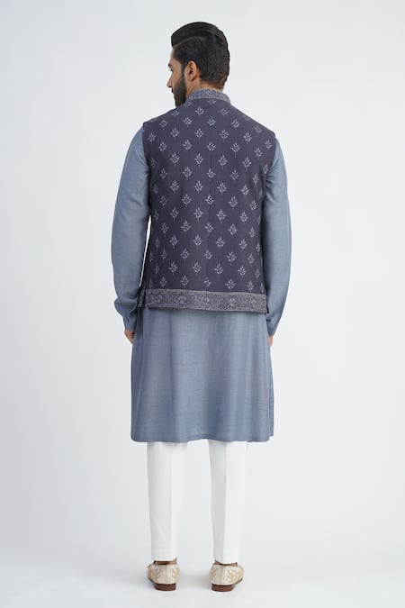 Sankalan - Men Embroidered Grey Bundi Jacket Set 