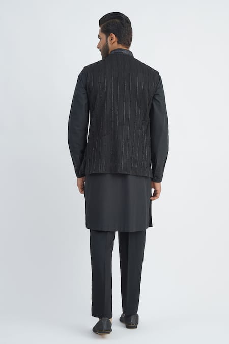 Sankalan - Men Floral Embroidered Bundi Jacket Set 