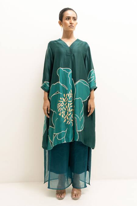 Rimi Nayak Green Modal, Satin Embroidery V-neck Placed Floral Print Kurta With Pant Online at Aza Fashions Rimi Nayak_Green Modal, Satin Embroidery V-neck Placed Floral Print Kurta With Pant _Online_at_Aza_Fashions