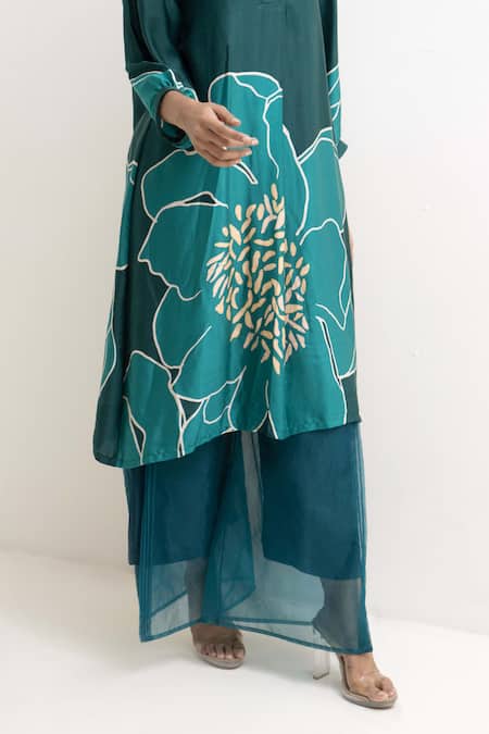 Buy Rimi Nayak Green Modal, Satin Embroidery V-neck Placed Floral Print Kurta With Pant Online at Aza Fashions Buy_Rimi Nayak_Green Modal, Satin Embroidery V-neck Placed Floral Print Kurta With Pant _Online_at_Aza_Fashions