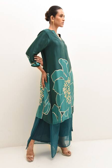 Shop Rimi Nayak Green Modal, Satin Embroidery V-neck Placed Floral Print Kurta With Pant Online at Aza Fashions Shop_Rimi Nayak_Green Modal, Satin Embroidery V-neck Placed Floral Print Kurta With Pant _Online_at_Aza_Fashions