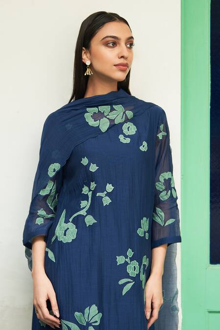 Shop Vaayu Blue Muslin Embroidery, Applique Round Neck Floral Work Straight Kurta Pant Set Online at Aza Fashions Shop_Vaayu_Blue Muslin Embroidery, Applique Round Neck Floral Work Straight Kurta Pant Set _Online_at_Aza_Fashions