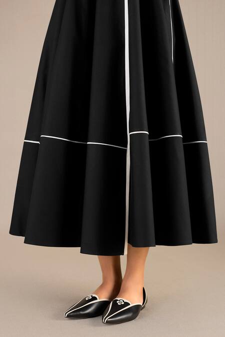 Shop_Ampm_Black Chanderi V-neck Wafa Chalk Lines Pattern Midi Wrap Dress