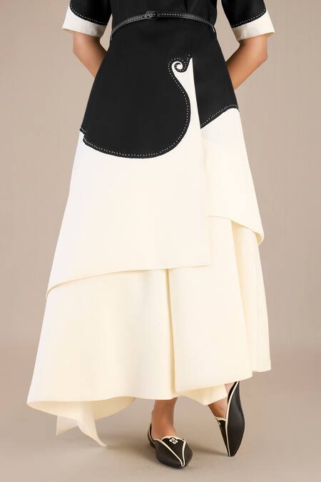 Shop_Ampm_Black Linen V-neck Safa Wave Swerve Colorblocked Jacket Skirt Set 