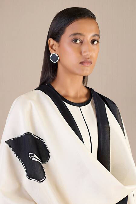 Buy_Ampm_Ivory Chanderi Round Neck Rib Pattern A-line Kurta Palazzo Set
