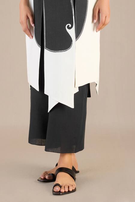 Ampm Black Linen Embroidery V-neck Naafia Colorblock Printed Kurta And Palazzo Set at Aza Fashions Ampm_Black Linen Embroidery V-neck Naafia Colorblock Printed Kurta And Palazzo Set_at_Aza_Fashions