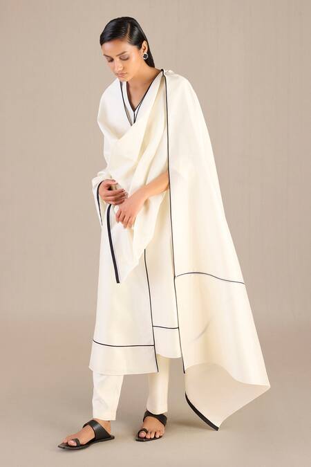 Ampm_Ivory Chanderi V-neck Checkered Print Kurta Set_Online_at_Aza_Fashions