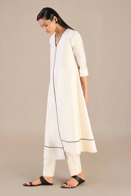 Shop_Ampm_Ivory Chanderi V-neck Checkered Print Kurta Set_Online_at_Aza_Fashions