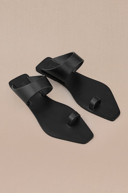 Ampm Black Thea Toe Ring Slip Ons 