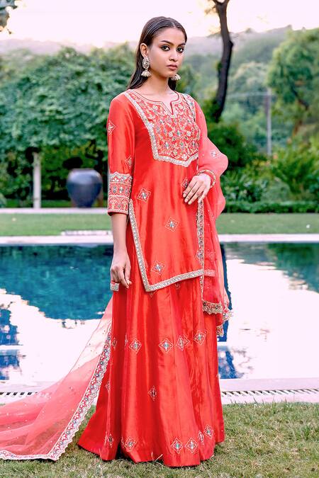 Shop_Bbaawri_Red Pure Chanderi Silk Embroidery Zardozi Notched Resham Work Kurta Sharara Set _Online_at_Aza_Fashions
