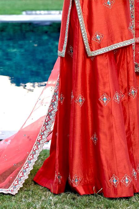 Bbaawri_Red Pure Chanderi Silk Embroidery Zardozi Notched Resham Work Kurta Sharara Set _at_Aza_Fashions