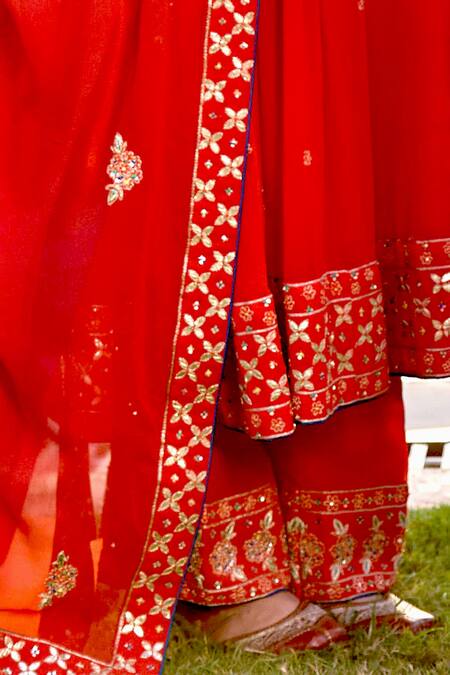 Buy_Bbaawri_Red Pure Georgette Embroidery Gota Patti Notched Work Anarkali Set _Online_at_Aza_Fashions