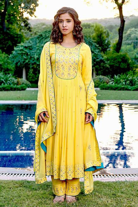 Bbaawri_Yellow Pure Georgette Embroidery Gota Patti Round Yoke Anarkali Set _Online_at_Aza_Fashions