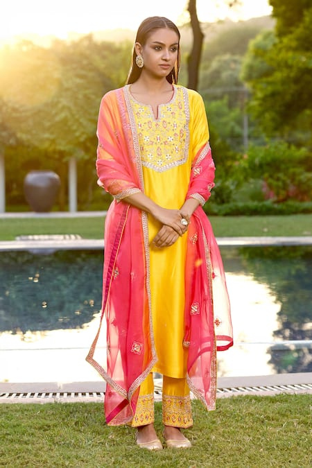 Shop_Bbaawri_Yellow Pure Chanderi Silk Embroidery Cutdana Notched Geometric Kurta Set _Online_at_Aza_Fashions