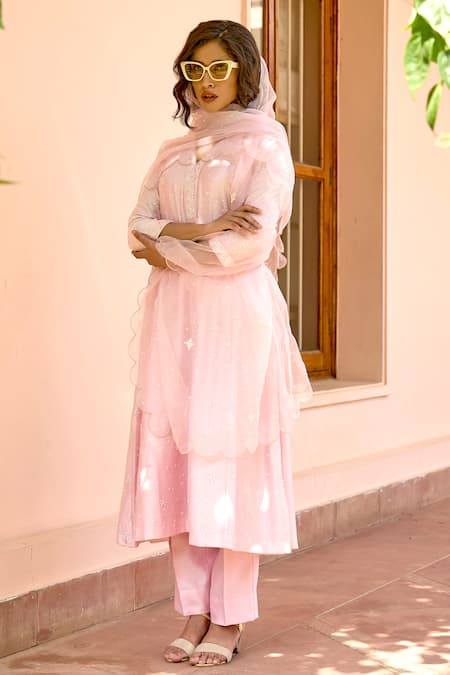 Bbaawri Silk Organza Embroidered Dupatta 