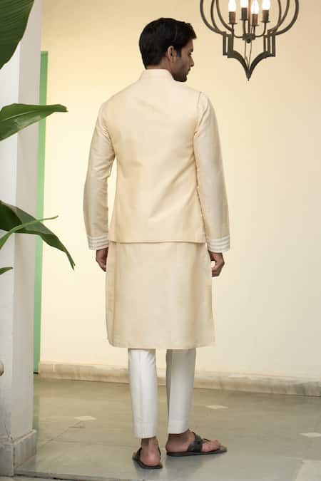 Gargee Designers Floral Pattern Bundi Kurta Set 