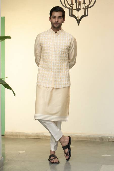 Gargee Designers_Beige Cotton, Silk Embroidery Floral Pattern Bundi Kurta Set _Online_at_Aza_Fashions