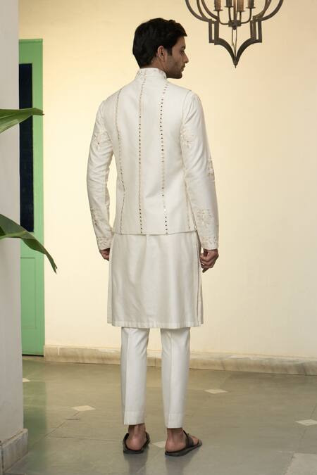 Gargee Designers Floral Vine Embroidered Bundi Kurta Set 