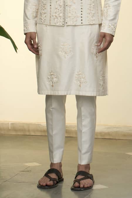 Buy_Gargee Designers_Ivory Cotton, Silk Embroidery, Mirrors Floral Vine Bundi Kurta Set _Online_at_Aza_Fashions