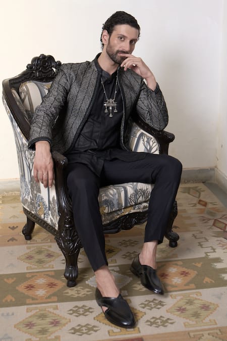 Gargee Designers Black Linen Embroidery Siyah Makhmal Bandhgala Pant Set  at Aza Fashions Gargee Designers_Black Linen Embroidery Siyah Makhmal Bandhgala Pant Set _at_Aza_Fashions