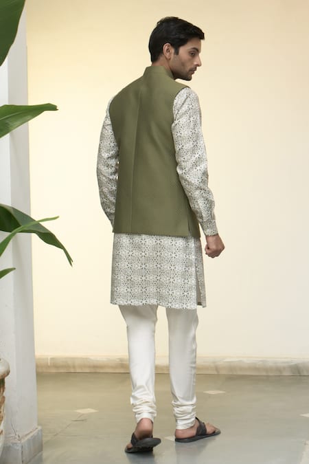 Gargee Designers Geometric Floral Printed Kurta Set 