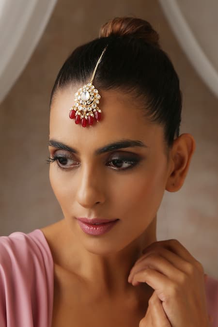 Buy_Swabhimann_Red Tear Drop Carved Maangtikka _Online_at_Aza_Fashions