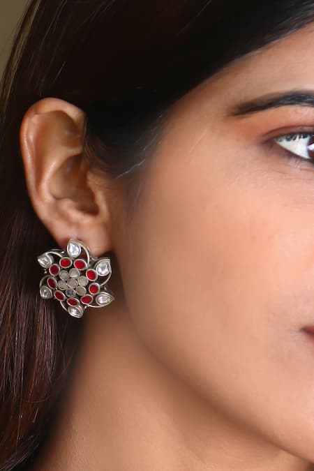 Noor Red Kundan Embellished Floral-shaped Stud Earrings