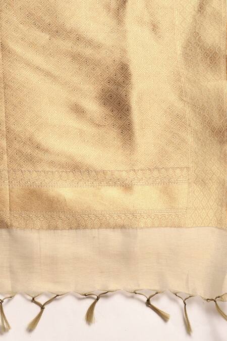 Sayisha Beige Silk Floral Pattern Woven Saree With Running Blouse at Aza Fashions Sayisha_Beige Silk Floral Pattern Woven Saree With Running Blouse_at_Aza_Fashions