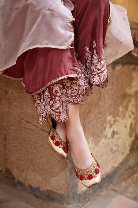 Seher Jaipur Brown Muslin, Silk Embroidery V-neck Aiza Gathered Kurta Pant Set Online at Aza Fashions Seher Jaipur_Brown Muslin, Silk Embroidery V-neck Aiza Gathered Kurta Pant Set _Online_at_Aza_Fashions