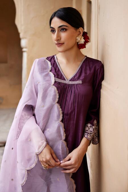 Buy_Seher Jaipur_Purple Muslin Silk Embroidery Cut-work V Neck Aiza Gathered Kurta Set 