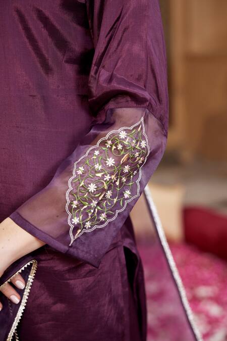 Buy_Seher Jaipur_Purple Muslin, Silk Embroidery V-neck Aiza Kurta Set _Online_at_Aza_Fashions