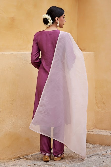 Seher Jaipur Arisha Floral Embroidered Kurta Set 