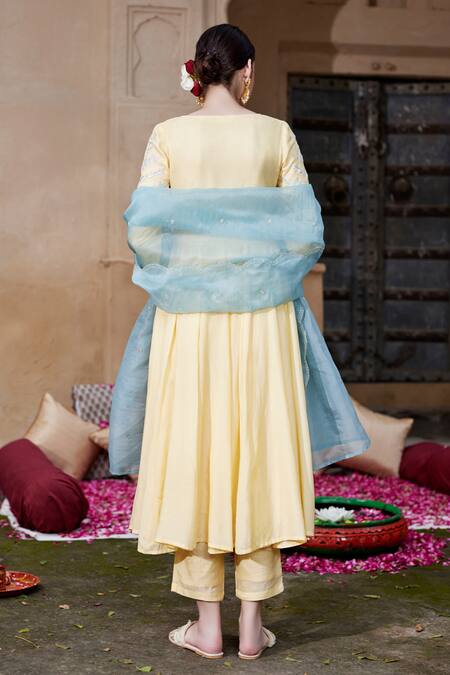 Seher Jaipur_Yellow Muslin, Silk, Chiffon Embroidery Round Inaya Flower Sleeve Anarkali Set _at_Aza_Fashions