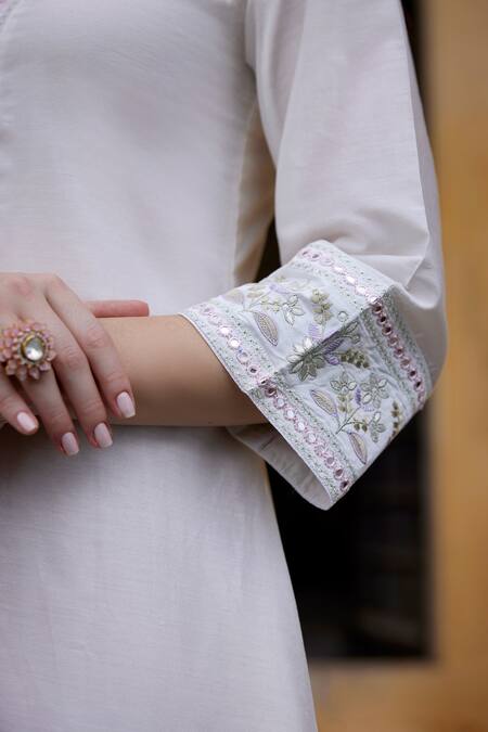 Shop_Seher Jaipur_White Muslin, Silk Mirrors, Embroidery V-neck Mahira Placement Kurta Set _Online_at_Aza_Fashions
