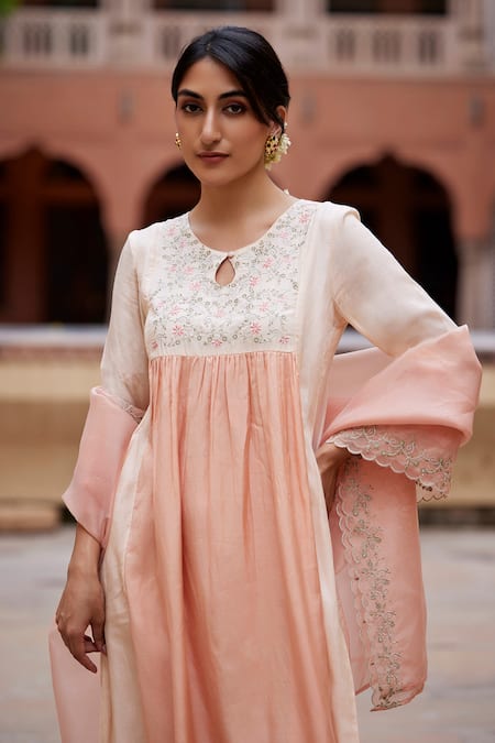 Seher Jaipur_Peach Muslin, Silk Embroidery Keyhole Neck Venya Floral Kurta Set_Online_at_Aza_Fashions