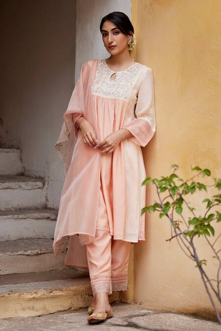 Seher Jaipur_Peach Muslin, Silk Embroidery Keyhole Neck Venya Floral Kurta Set_at_Aza_Fashions