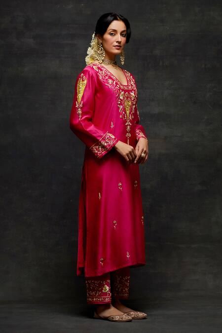 Shop Anantaa By Roohi Fuchsia Silk, Chanderi Pearls, Sequins, Embroidery V-neck Work Kurta And Pant Set Online at Aza Fashions Shop_Anantaa By Roohi_Fuchsia Silk, Chanderi Pearls, Sequins, Embroidery V-neck Work Kurta And Pant Set _Online_at_Aza_Fashions