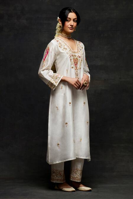 Buy Anantaa By Roohi Off White , , Sequins, Floral Kurta And Pant Set Online at Aza Fashions Buy_Anantaa By Roohi_Off White , , Sequins, Floral Kurta And Pant Set _Online_at_Aza_Fashions