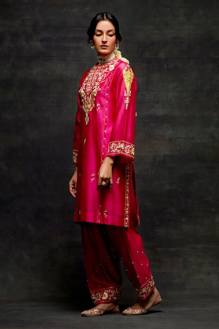 Buy_Anantaa By Roohi_Fuchsia Silk, Chanderi Embroidery, Zari Keyhole Flower Short Kurta And Salwar Set _Online_at_Aza_Fashions