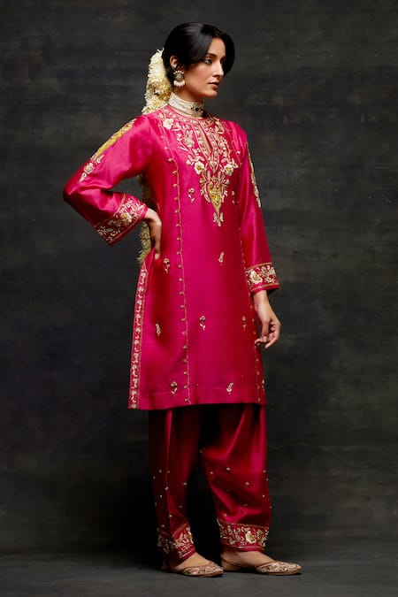 Shop_Anantaa By Roohi_Fuchsia Silk, Chanderi Embroidery, Zari Keyhole Flower Short Kurta And Salwar Set _Online_at_Aza_Fashions