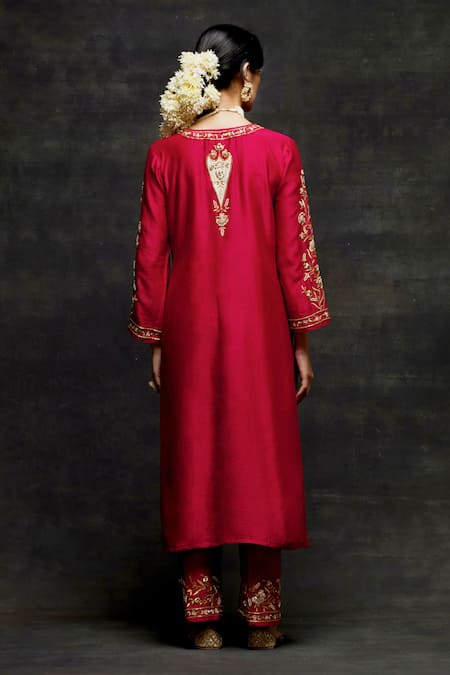 Shop Anantaa By Roohi Red Silk, Chanderi Cut Work, Embroidery Round Neck Kurta And Pant Set at Aza Fashions Shop_Anantaa By Roohi_Red Silk, Chanderi Cut Work, Embroidery Round Neck Kurta And Pant Set _at_Aza_Fashions