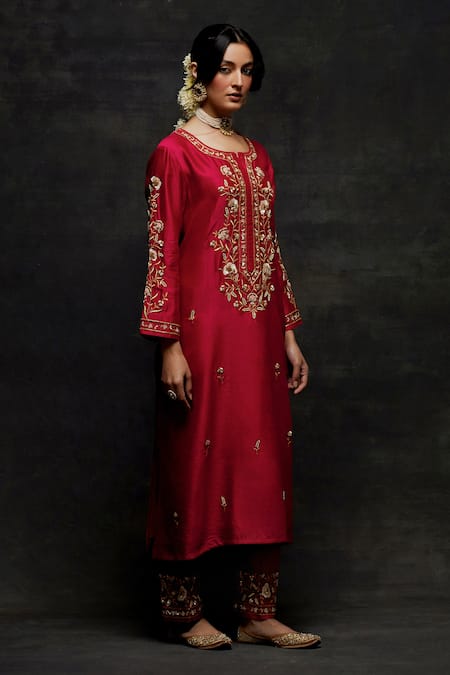 Buy Anantaa By Roohi Red Silk, Chanderi Cut Work, Embroidery Round Neck Kurta And Pant Set Online at Aza Fashions Buy_Anantaa By Roohi_Red Silk, Chanderi Cut Work, Embroidery Round Neck Kurta And Pant Set _Online_at_Aza_Fashions