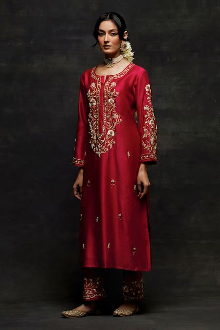 Shop Anantaa By Roohi Red Silk, Chanderi Cut Work, Embroidery Round Neck Kurta And Pant Set Online at Aza Fashions Shop_Anantaa By Roohi_Red Silk, Chanderi Cut Work, Embroidery Round Neck Kurta And Pant Set _Online_at_Aza_Fashions