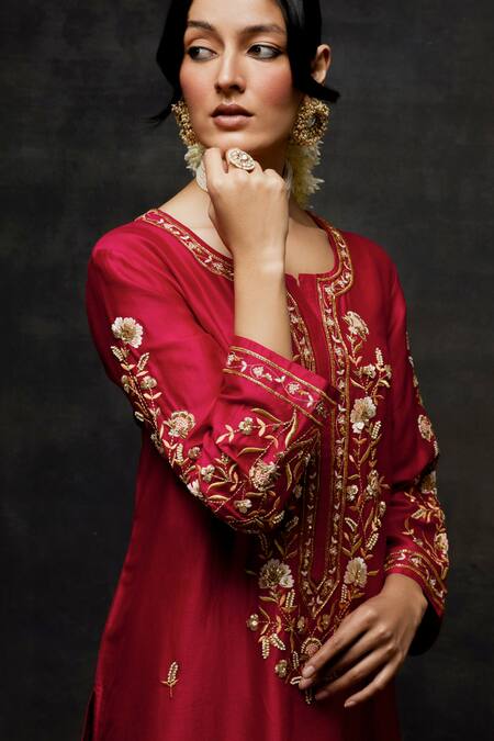 Anantaa By Roohi Red Silk, Chanderi Cut Work, Embroidery Round Neck Kurta And Pant Set at Aza Fashions Anantaa By Roohi_Red Silk, Chanderi Cut Work, Embroidery Round Neck Kurta And Pant Set _at_Aza_Fashions