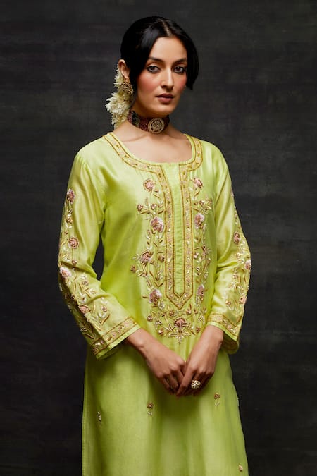 Anantaa By Roohi Green Silk, Chanderi Pearls, Embroidery Round Floral Pattern Kurta And Pant Set at Aza Fashions Anantaa By Roohi_Green Silk, Chanderi Pearls, Embroidery Round Floral Pattern Kurta And Pant Set _at_Aza_Fashions