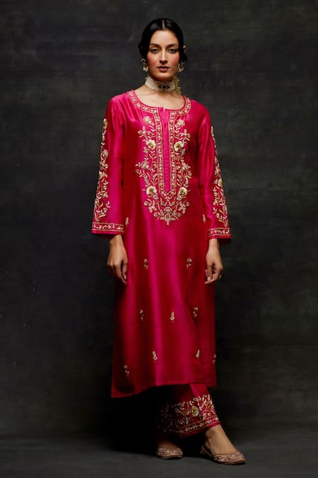 Anantaa by Roohi Fuchsia Silk Chanderi Embroidery Zardozi Round Flower Kurta And Pant Set 