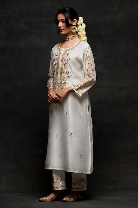 Shop Anantaa By Roohi Off White Silk, Chanderi Cut Work, Embroidery Floral Butti Kurta And Pant Set Online at Aza Fashions Shop_Anantaa By Roohi_Off White Silk, Chanderi Cut Work, Embroidery Floral Butti Kurta And Pant Set _Online_at_Aza_Fashions