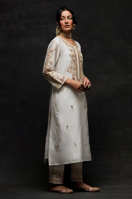Anantaa By Roohi Off White Silk, Chanderi Cut Work, Embroidery Floral Butti Kurta And Pant Set at Aza Fashions Anantaa By Roohi_Off White Silk, Chanderi Cut Work, Embroidery Floral Butti Kurta And Pant Set _at_Aza_Fashions