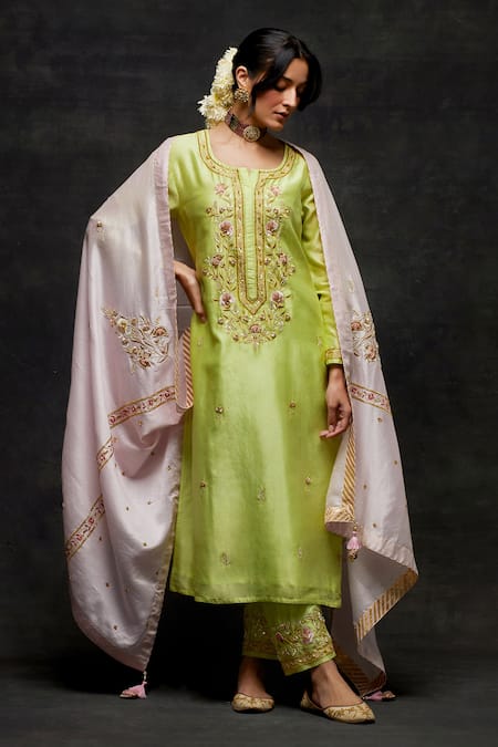 Anantaa By Roohi Silk Chanderi Flower Embroidered Dupatta 